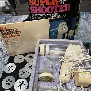Wear-Ever Super Shooter Electric Cookie Maker vintage cookie press
